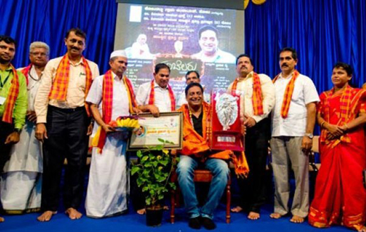 Prakash raj receives Karanth award